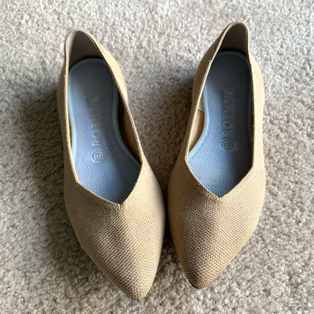 Rothy’s merino wool point shoes